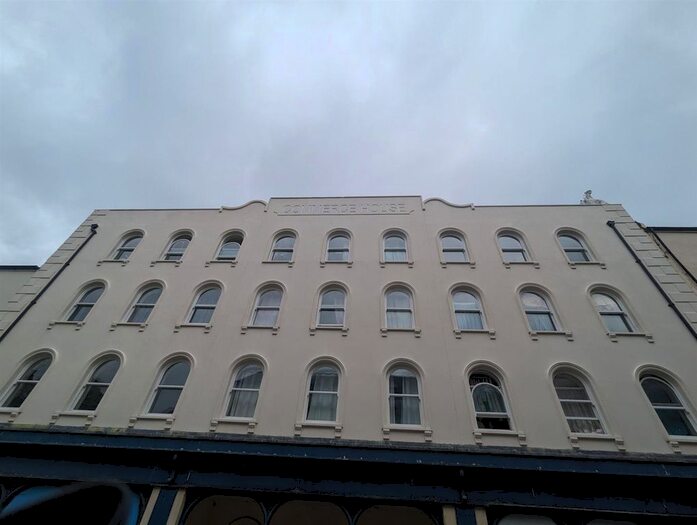 2 Bedroom Flat To Rent In Market Street, Haverfordwest, SA61