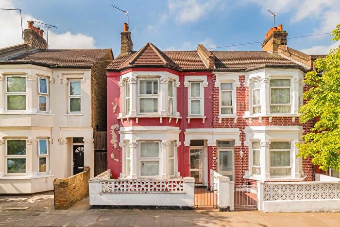 3 Bedroom Semi Detached House For Sale In Letchworth Street, Tooting, SW17