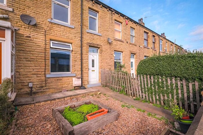 3 Bedroom Terraced House For Sale In Leeds Road, Huddersfield, HD2
