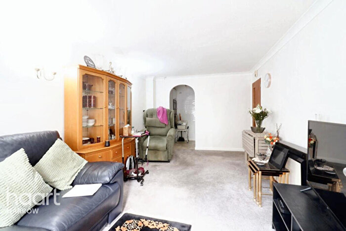 1 Bedroom Retirement Property For Sale In Oakdene Close, Pinner, HA5
