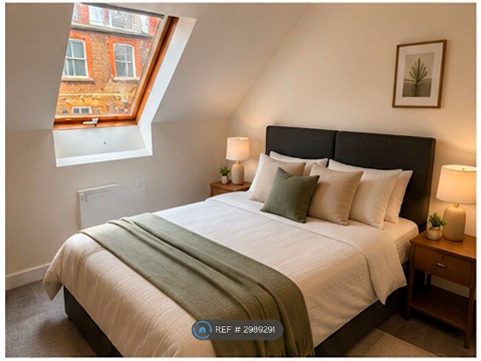 1 Bedroom Flat To Rent In High St, Chesham, HP5