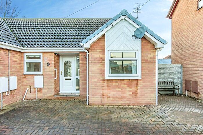 2 Bedroom Bungalow To Rent In Harpenden Close, Dunscroft, Doncaster, South Yorkshire, DN7