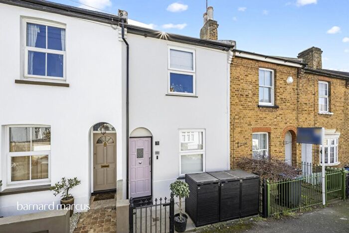 2 Bedroom Terraced House For Sale In Haycroft Road, Surbiton, KT6