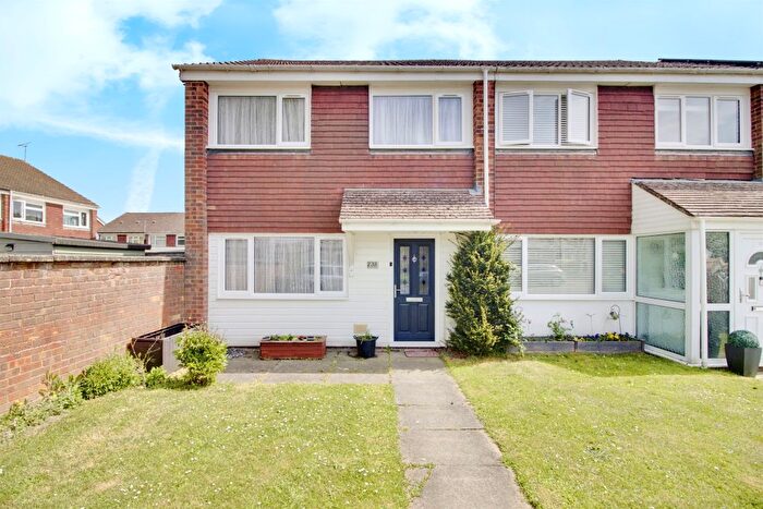 3 Bedroom End Of Terrace House For Sale In Longmead, Woolmer Green, Knebworth, SG3