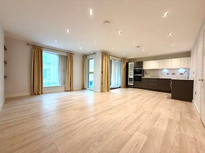 Apartment To Rent In Great Northern Road, Cambridge, CB1