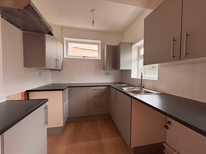 3 Bedroom Semi Detached House To Rent In Wrexham Avenue, Walsall, WS2