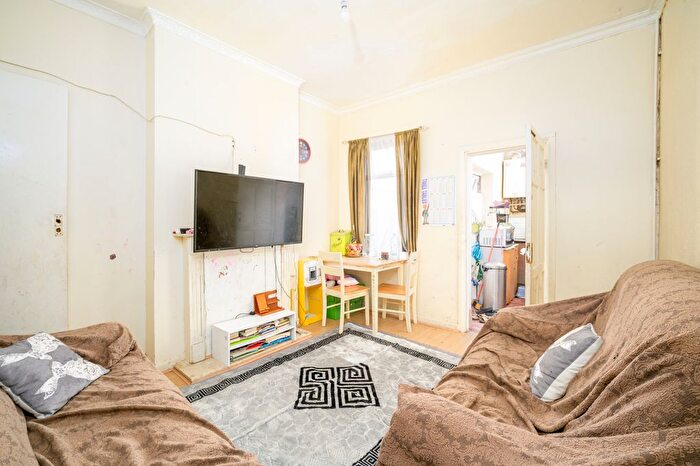 2 Bedroom Terraced House For Sale In Pretoria Road, Birmingham, B9