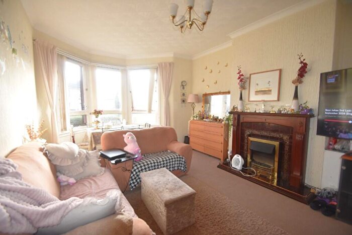2 Bedroom Flat For Sale In Cumbernauld Road, Glasgow, G33