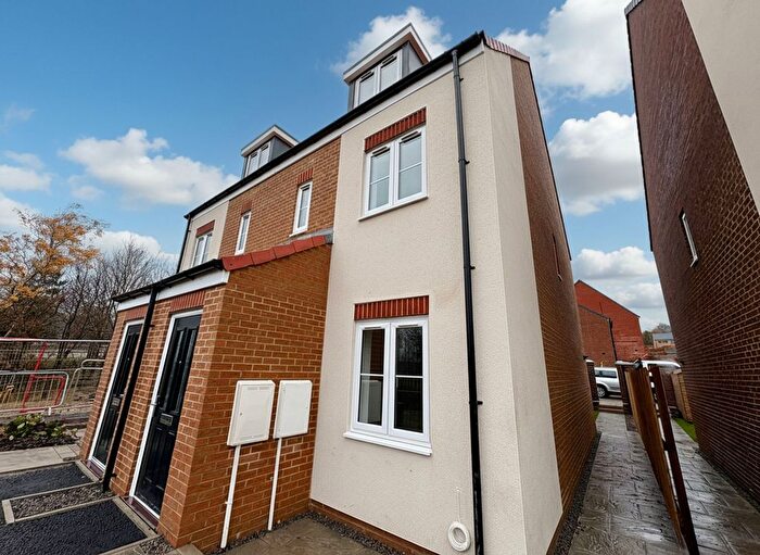 3 Bedroom Semi-Detached House To Rent In Elm Rise, Birtley, DH3