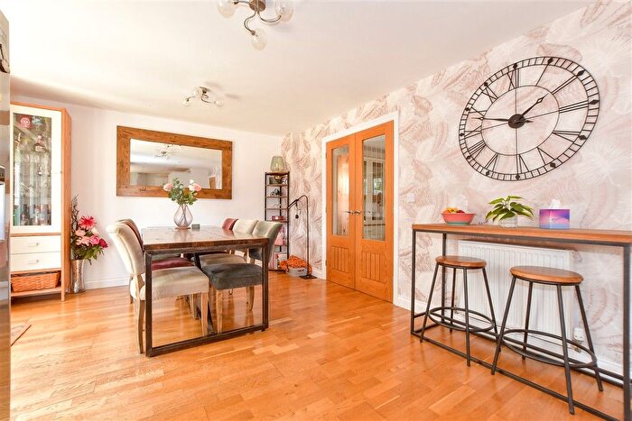 5 Bedroom Detached House For Sale In Hooke Close, Freshwater, Isle Of Wight, PO40