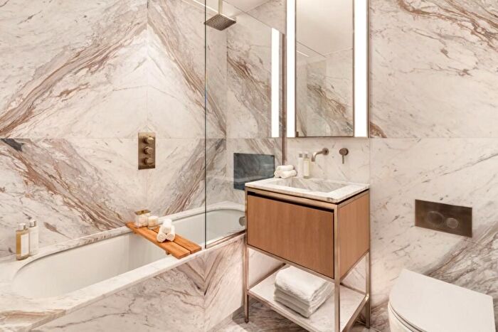 1 Bedroom Studio To Rent In The Haydon, City Of London, EC3N