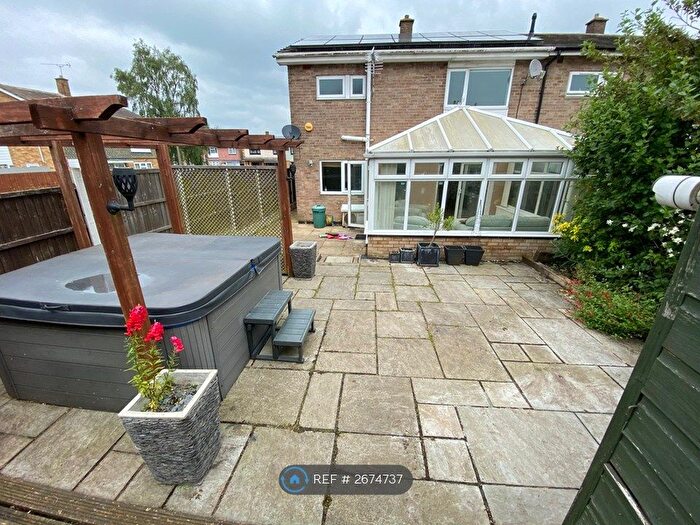3 Bedroom Semi-Detached House To Rent In Bourne Avenue, Basildon, SS15