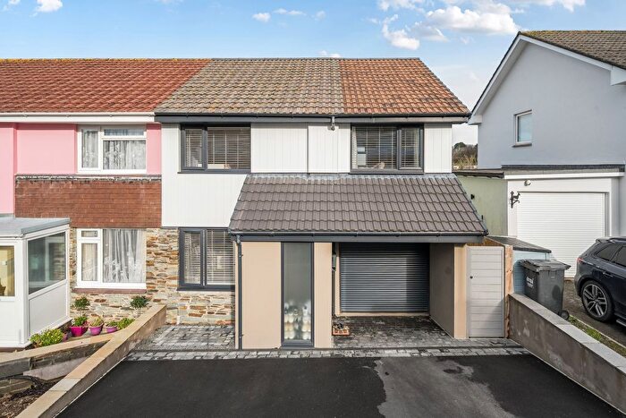 3 Bedroom Semi Detached House For Sale In Britten Drive, Barnstaple, Devon, EX32