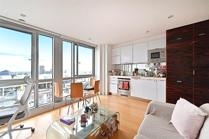 Studio To Rent In Ontario Tower, Fairmont Avenue, London, E14