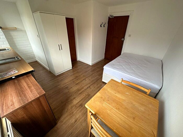 Studio To Rent In Parsifal Road, West Hampstead, London, NW6