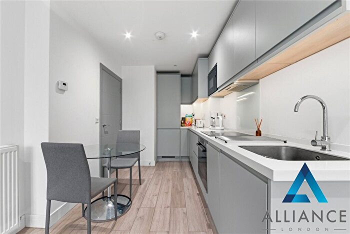 1 Bedroom Apartment To Rent In New London Road, Chelmsford, Essex, CM2