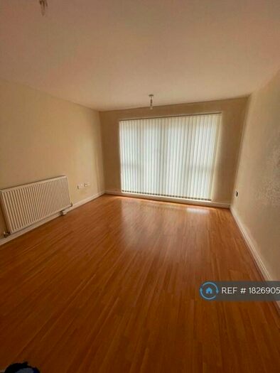 2 Bedroom Flat To Rent In Bentley Court, London, N20