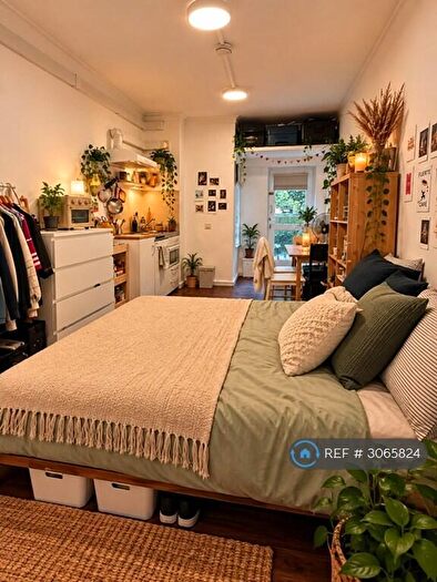 Studio To Rent In Mapesbury Road, London, NW2