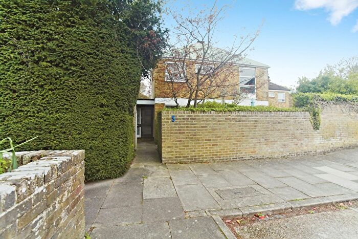 4 Bedroom Detached House For Sale In Crofters Mead, Croydon, Surrey, CR0