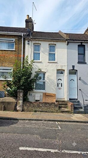 3 Bedroom Terraced House To Rent In Chatham, ME4