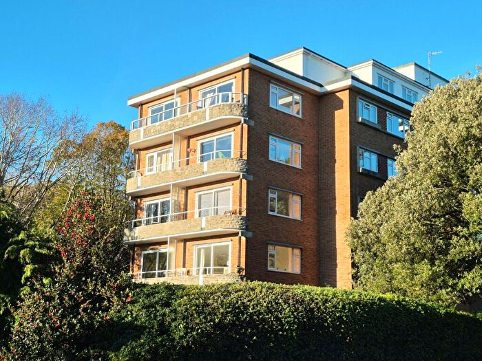 3 Bedroom Apartment For Sale In Crescent Court, Chine Crescent, Bournemouth, Dorset, BH2