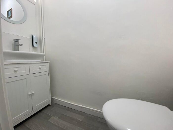 5 Bedroom Terraced House To Rent In Darwin Walk, Northampton, NN5