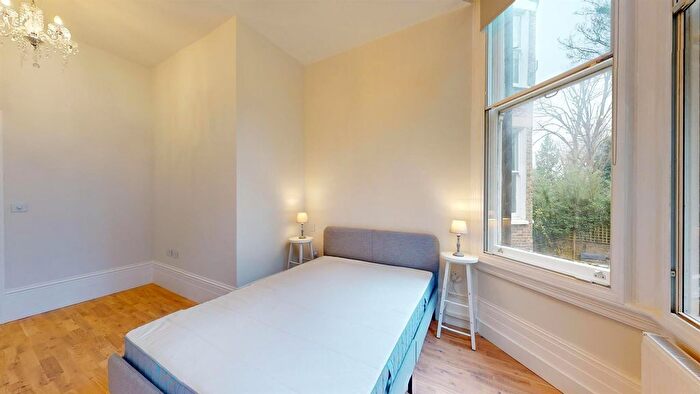 1 Bedroom Flat To Rent In Sinclair Road, London, W14