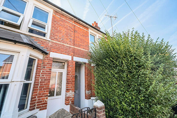 3 Bedroom Terraced House For Sale In Elm Park Road, Reading, Berkshire, RG30