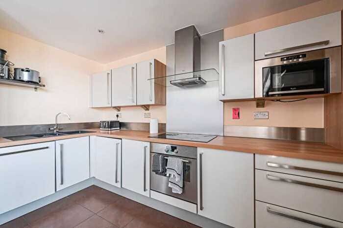 2 Bedroom Flat For Sale In Proton Tower, , Docklands, London, E14
