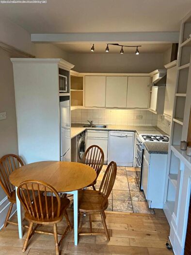 2 Bedroom Semi-Detached House To Rent In Crouch Hill, London, N4