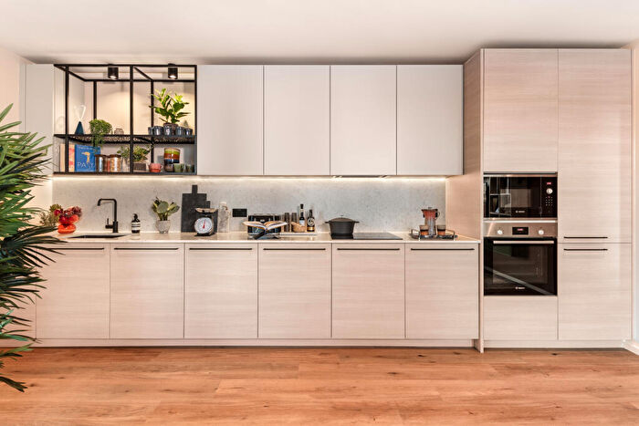 1 Bedroom Apartment For Sale In Heron Wharf, Leven Road, London, E14