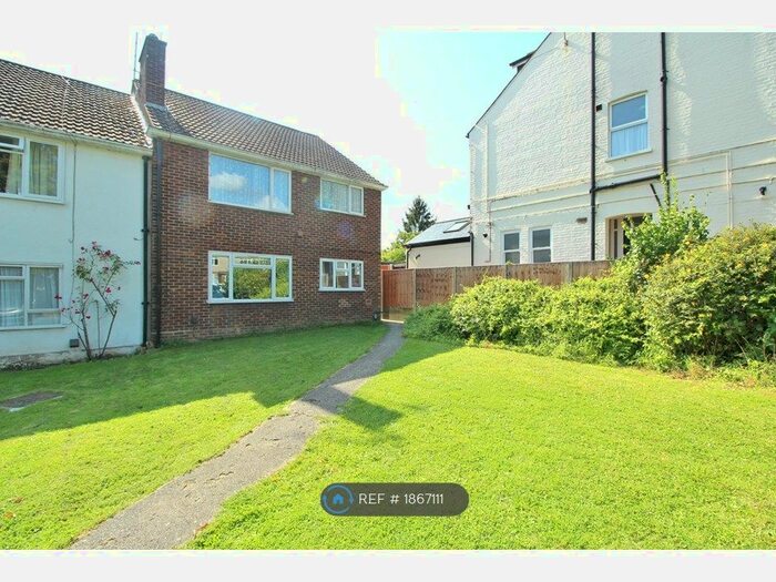 2 Bedroom Maisonette To Rent In Gordon Hill, London, EN2