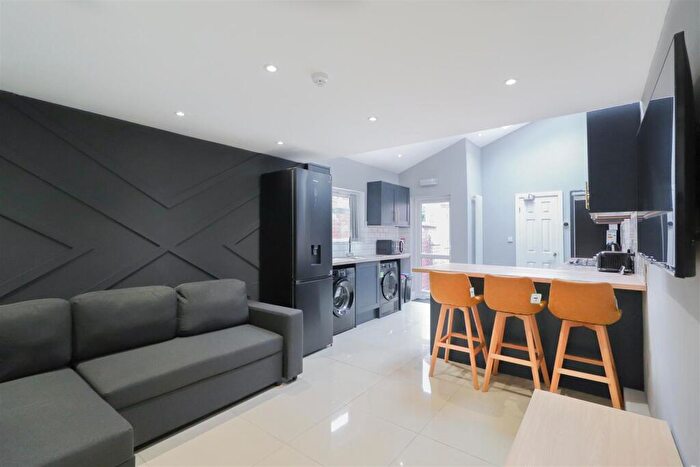 5 Bedroom Terraced House To Rent In Humber Avenue, Stoke, Coventry, CV1