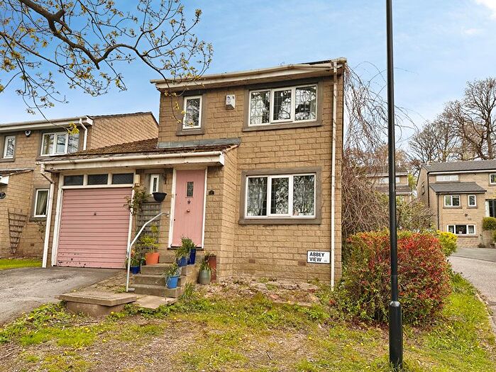 4 Bedroom Detached House For Sale In Abbey View, Leeds, LS5