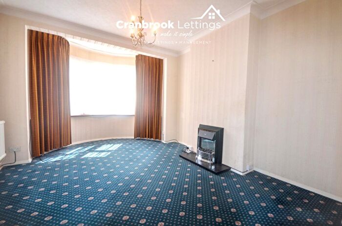3 Bedroom End Terrace House To Rent In Ilford, IG2
