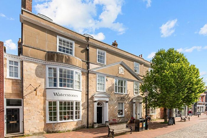 2 Bedroom Apartment To Rent In High Street, Lewes, East Sussex, BN7