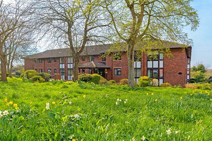 1 Bedroom Flat For Sale In Lincoln Court, Lower Robin Hood Lane, Helsby, Frodsham, WA6