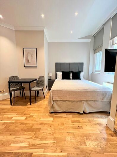 Studio To Rent In Courtfield Gardens, Earls Court, SW5