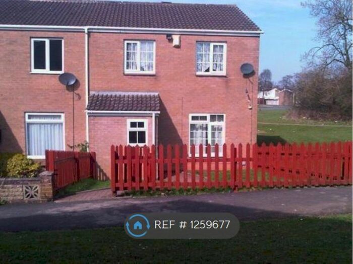 3 Bedroom Semi-Detached House To Rent In Thistle Green, Birmingham B38