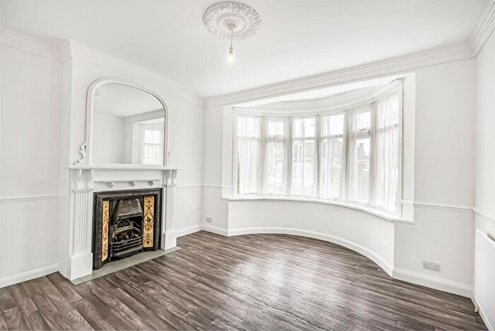 4 Bedroom Semi-Detached House To Rent In Midhurst Avenue, Westcliff-On-Sea, SS0