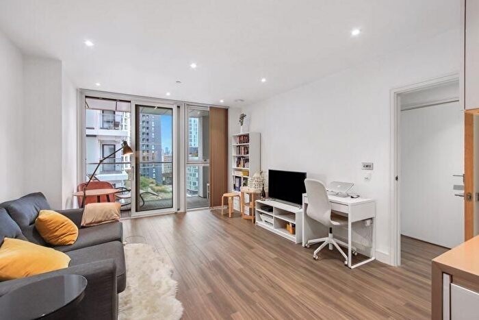 1 Bedroom Flat To Rent In Hebden Place, London, SW8