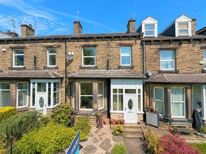 4 Bedroom Terraced House For Sale In Cemetery Road, Pudsey, LS28