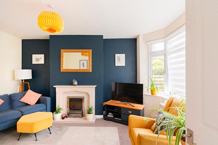 3 Bedroom Detached House For Sale In Glendale, Downend, BS16