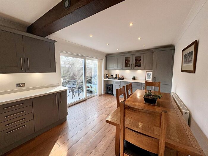 4 Bedroom Semi Detached House For Sale In Windsor Road, Hailsham, BN27