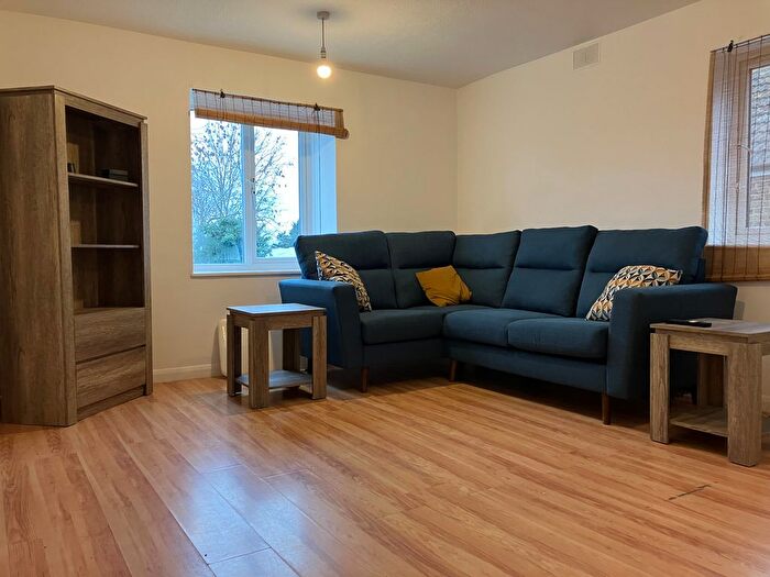 2 Bedroom Flat To Rent In Ellison Road, London, SW16