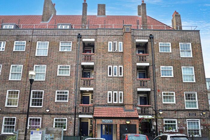 3 Bedroom Flat For Sale In Forster Road, London, SW2