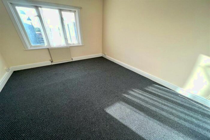 1 Bedroom Flat To Rent In Room, Shirley Road, SO15