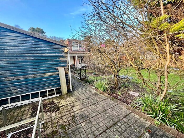 5 Bedroom Detached House For Sale In Ringwood Road, Ferndown, BH22