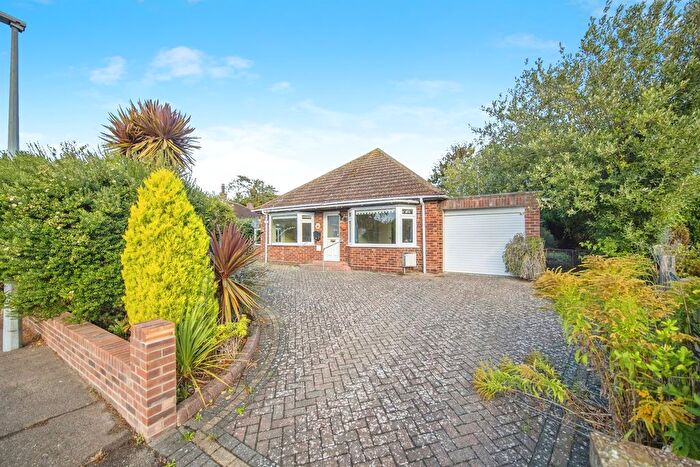 2 Bedroom Detached Bungalow For Sale In Kreswell Grove, Harwich, CO12