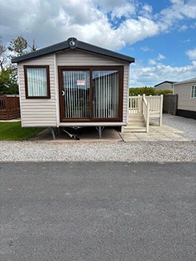 2 Bedroom Mobile/park Home For Sale In Willow Lane, Flookburgh, Grange-Over-Sands, LA11